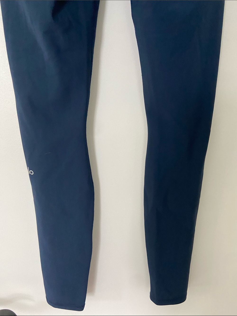 Alo Yoga Ripped Warrior Leggings Navy - Picture 8 of 13
